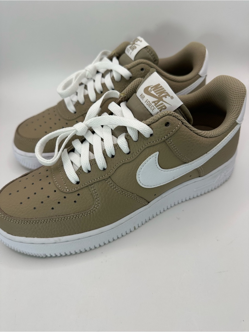 Nike Air Force 1 Low 07 Khaki White DV0804-200 Mens size 7.5 Sneaker